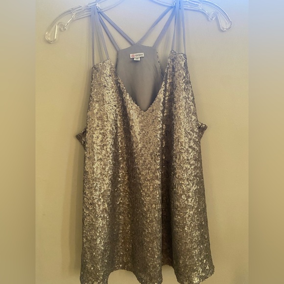 Guess Tops - Guess sequins top size medium like new